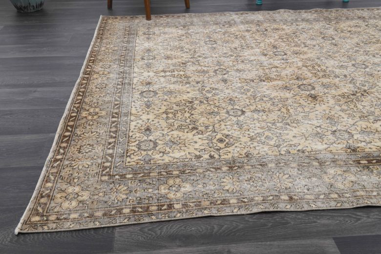 Bordered Floral Vintage Rug