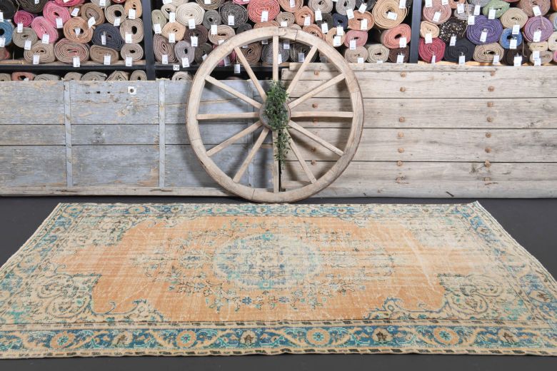 6x9 Vintage Area Rug