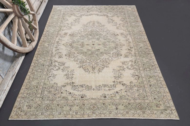 Vintage Oriental Handmade Wool Rug