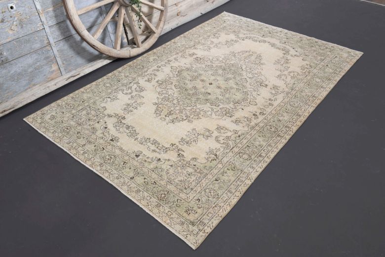 Vintage Oriental Handmade Wool Rug