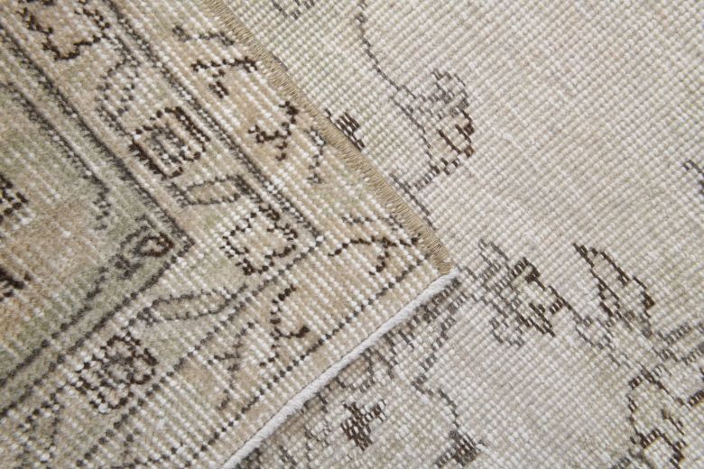 Vintage Oriental Handmade Wool Rug