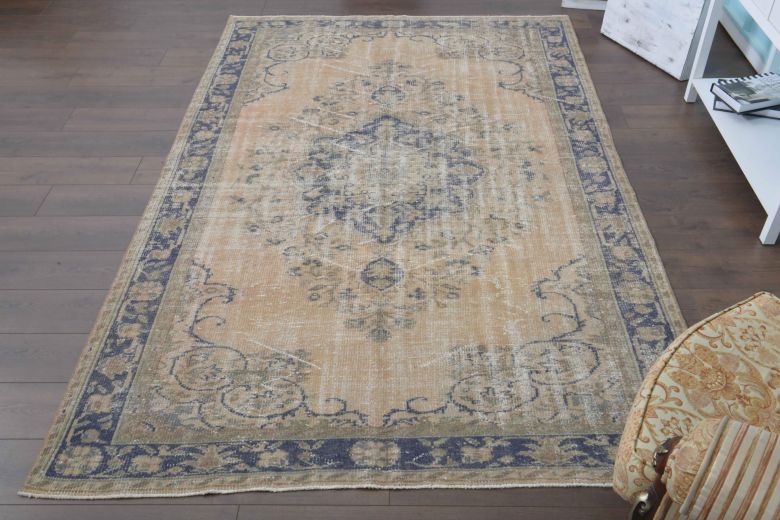 6x9 Vintage Area Rug