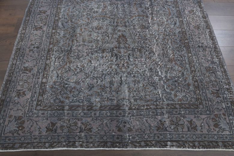 Vintage Gray Floral Rug 