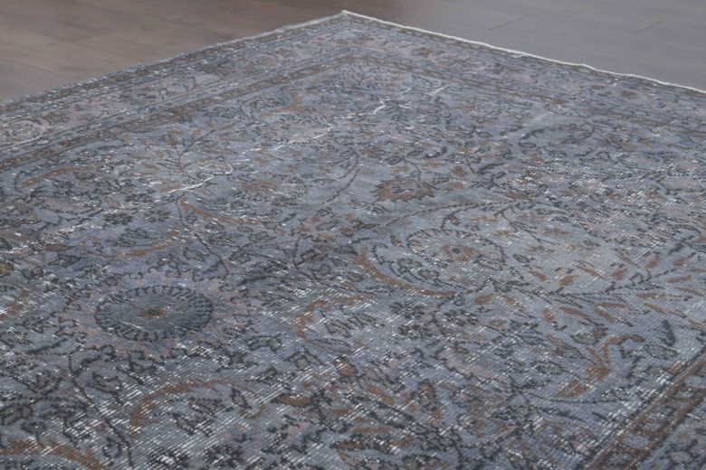 Vintage Gray Floral Rug 