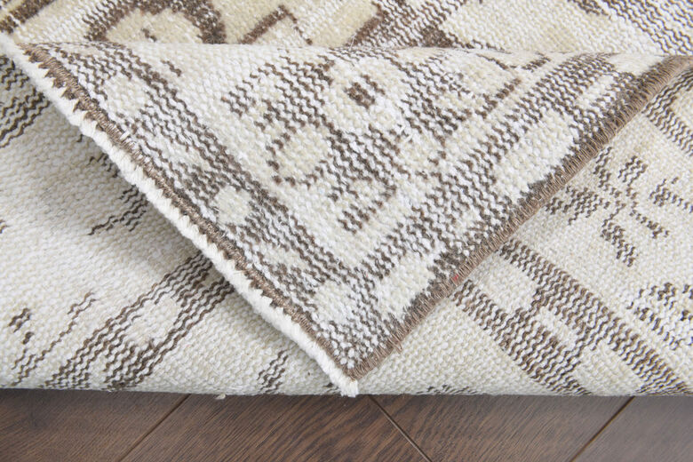 Cream Vintage Area Rug