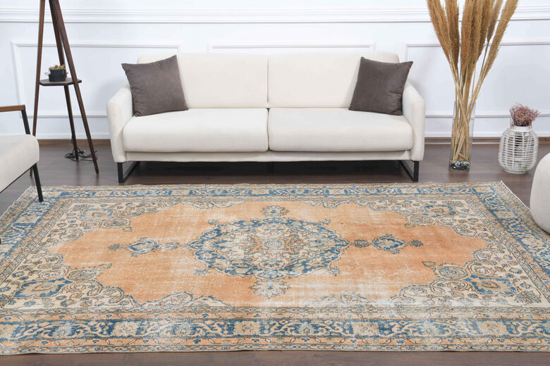 7x10 ft - Vintage Oriental Area Rug