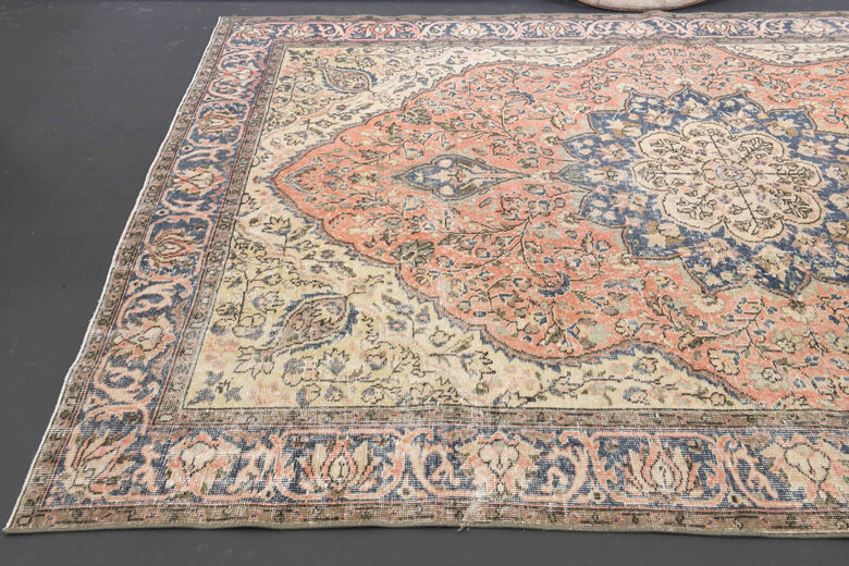 Persian Oriental Hamadan Rug