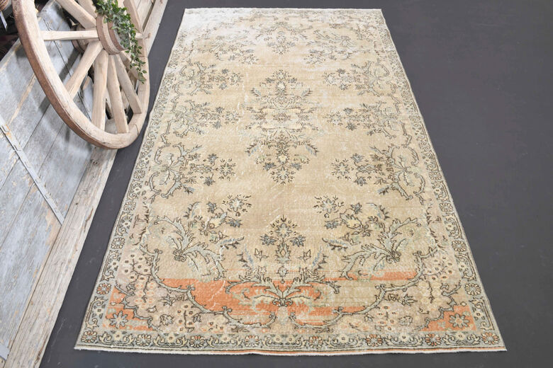 Turkish Vintage Anatolian Oriental Rug