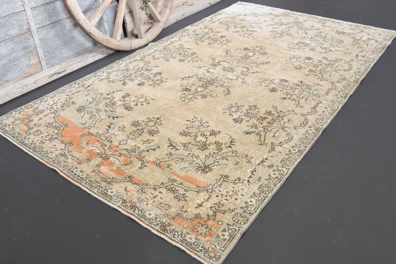 Turkish Vintage Anatolian Oriental Rug