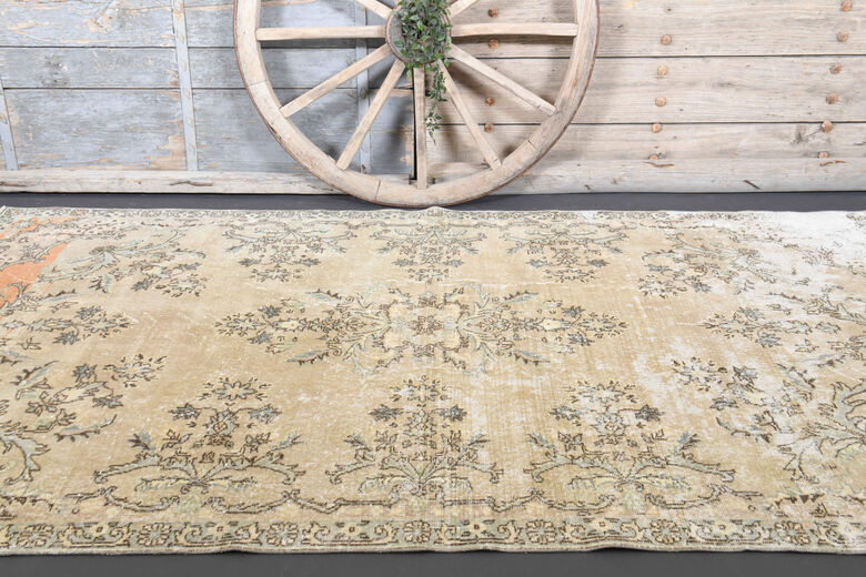 Turkish Vintage Anatolian Oriental Rug