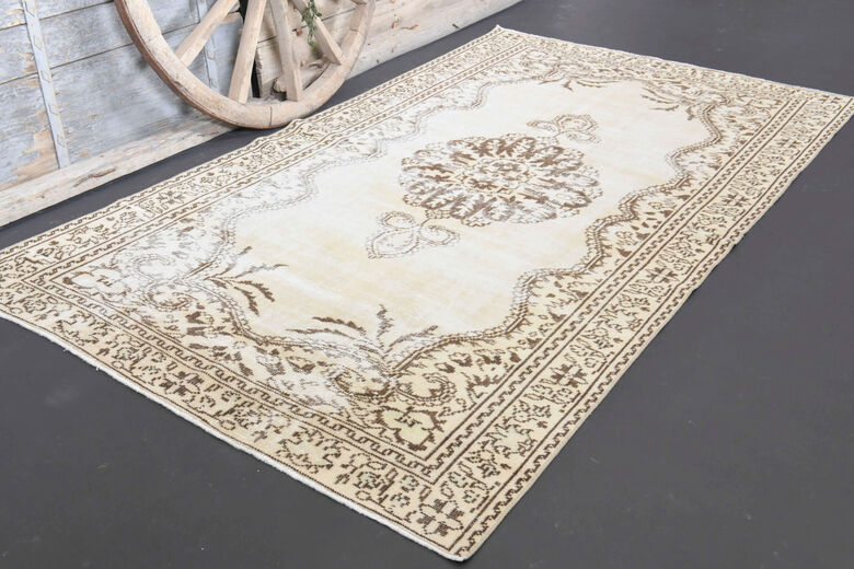 Vintage Oriental Area Anatolian Rug