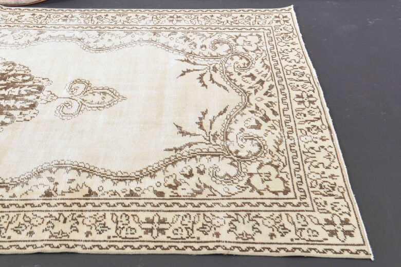 Vintage Oriental Area Anatolian Rug