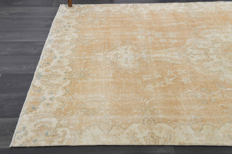 Neutral Vintage Oriental Anatolian Rug