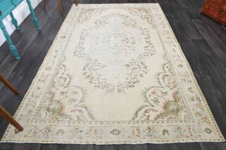 Vintage Beige Area Rug - Thumbnail