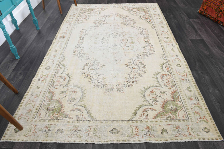 Vintage Beige Area Rug