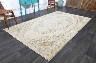 Vintage Beige Area Rug - Thumbnail