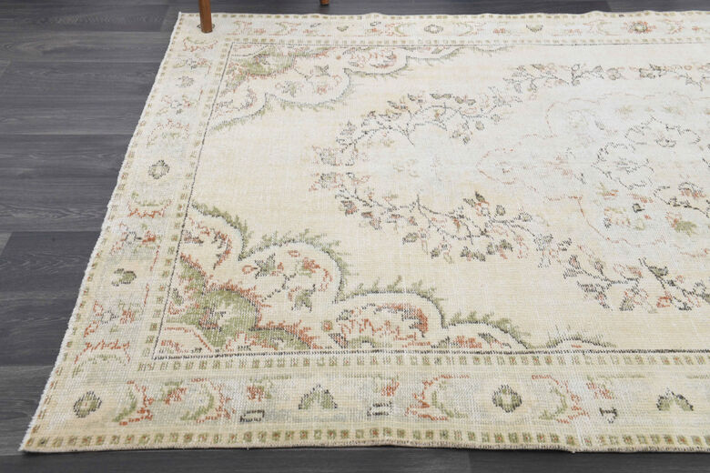 Vintage Beige Area Rug