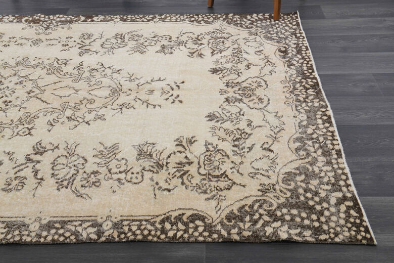 Vintage Oriental Area Rug