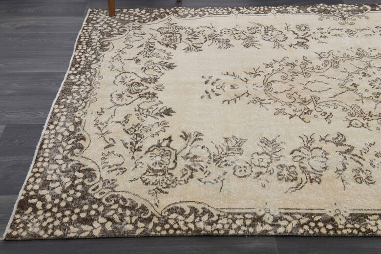 Vintage Oriental Area Anatolian Rug