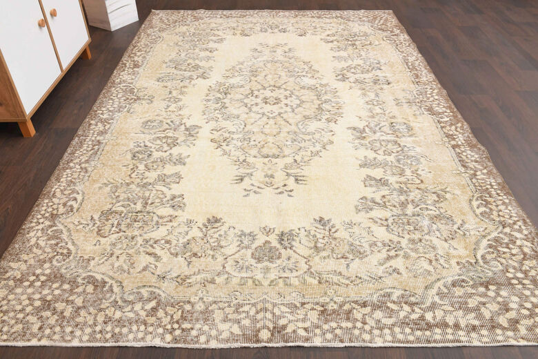 6x9 feet Vintage Area Rug