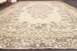 6x9 feet Vintage Area Rug - Thumbnail