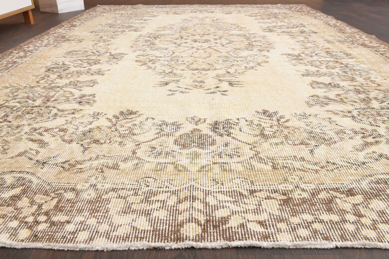 6x9 feet Vintage Area Rug