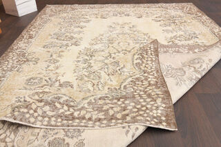 6x9 feet Vintage Area Rug - Thumbnail