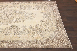 6x9 feet Vintage Area Rug - Thumbnail