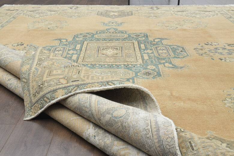 Heriz Rugs - Vintage Persian