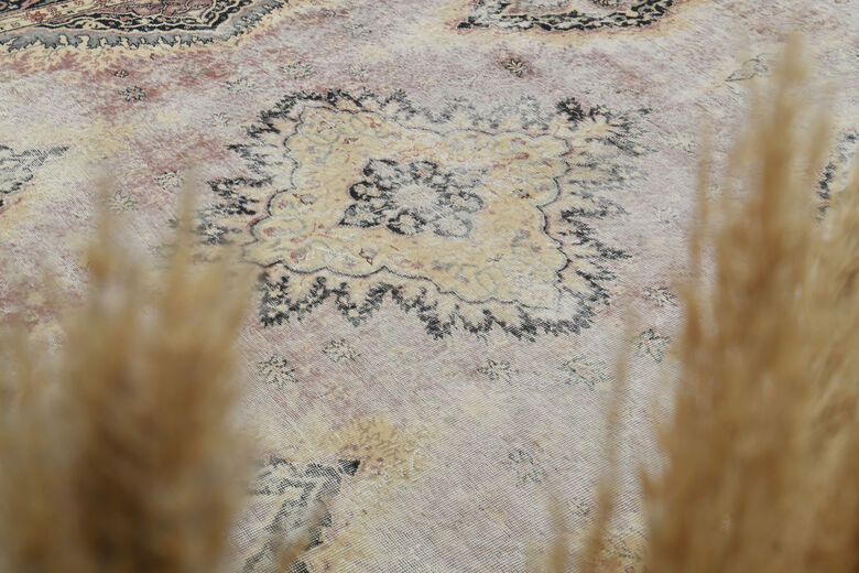 One of a kind Hand Knotted 10x13 Wool Rug