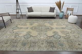 Brown Green Vintage Area Rug - Thumbnail