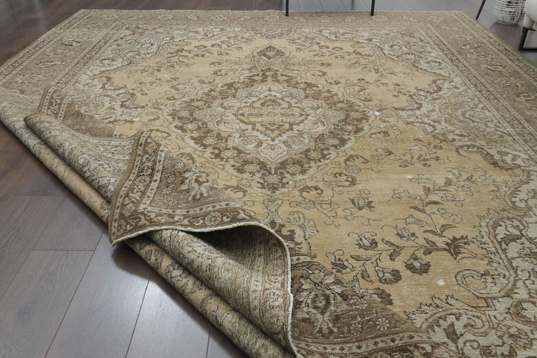 Neutral Vintage Area Rug