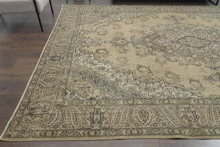 Handwoven Oriental Area Rug - Thumbnail