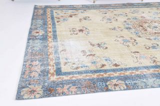 Vintage Oversized Area Rug - Thumbnail