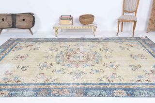 Vintage Oversized Area Rug - Thumbnail