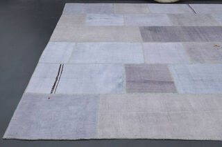 Vintage Oversize Area Rug - Thumbnail