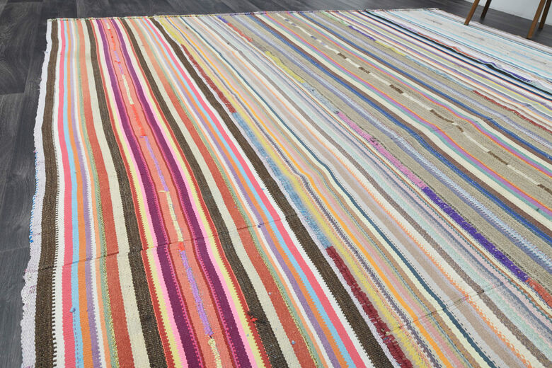 Handmade Vintage Area Kilim