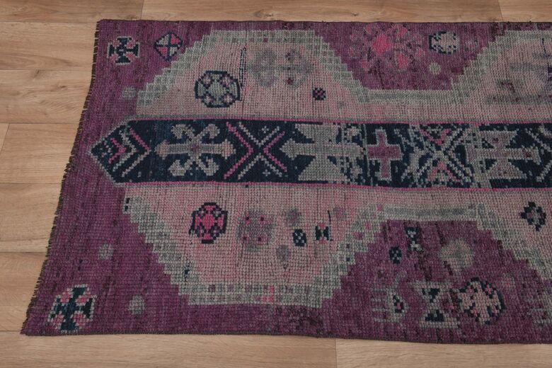 Purple Black Vintage Runner