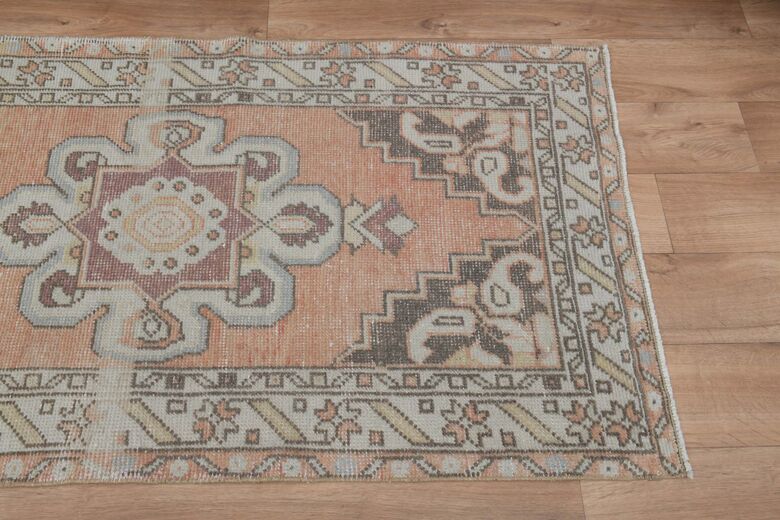 Orange Beige Vintage Runner