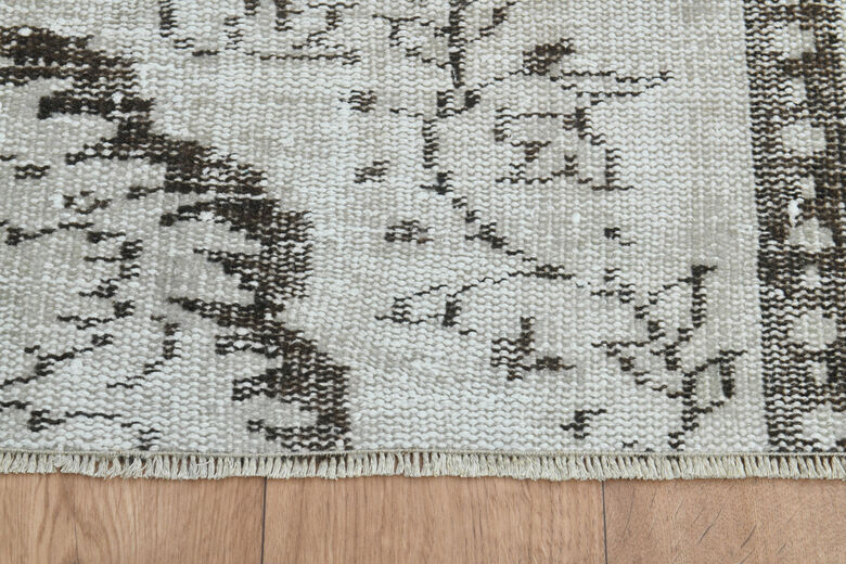 3x4, Brown Details Neutral Vintage Oushak Rug