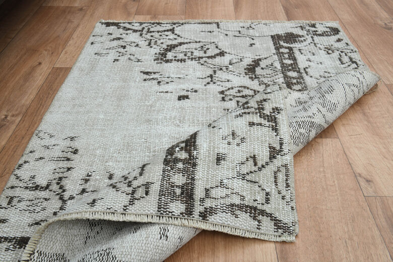 3x4, Brown Details Neutral Vintage Oushak Rug