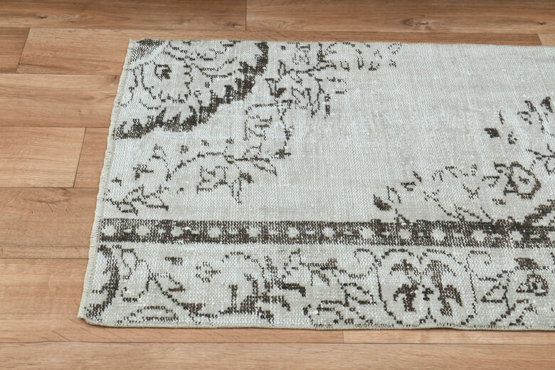 3x4, Brown Details Neutral Vintage Oushak Rug