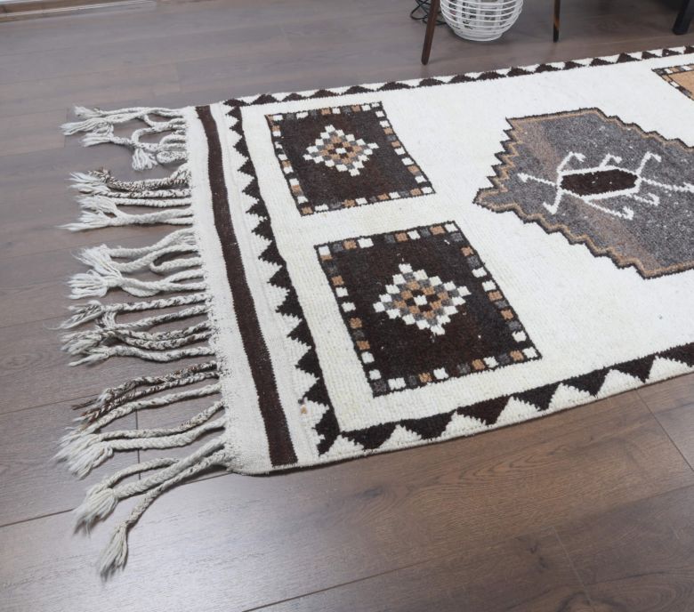 White Vintage Runner Rug 