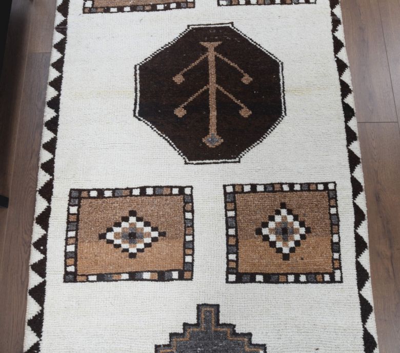 White Vintage Runner Rug 