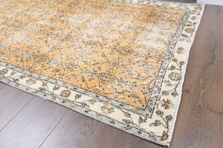 Vintage Throw Rug - Thumbnail