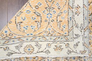 Vintage Throw Rug - Thumbnail