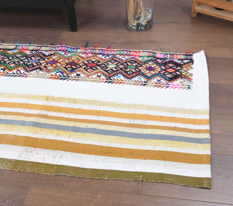 White Traditional Vintage Runner Rug