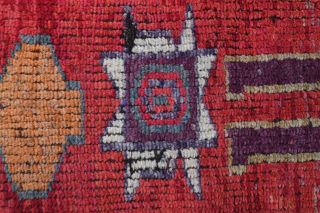 Human Figures Vintage Runner Rug - Thumbnail