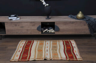 3'x4' Vintage Handmade Kilim Rug - Thumbnail