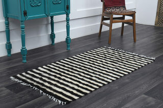 Black White - Vintage Small Rug - Thumbnail